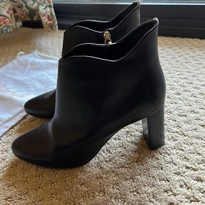 Chloe black leather round-toe ankle boots